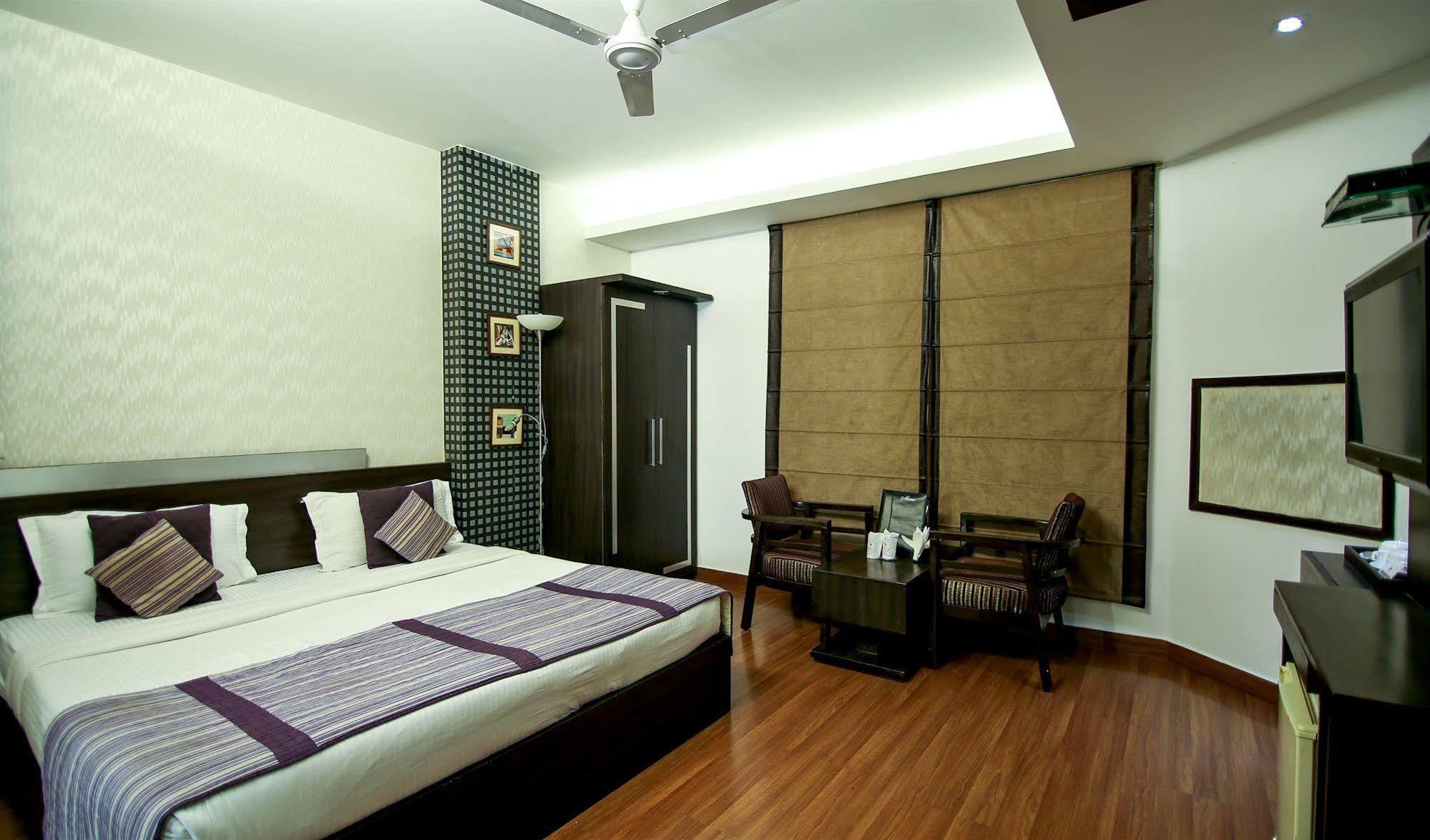 Hotel The Prime Balaji Deluxe At Railway Station - Free Airport Pickup 4*