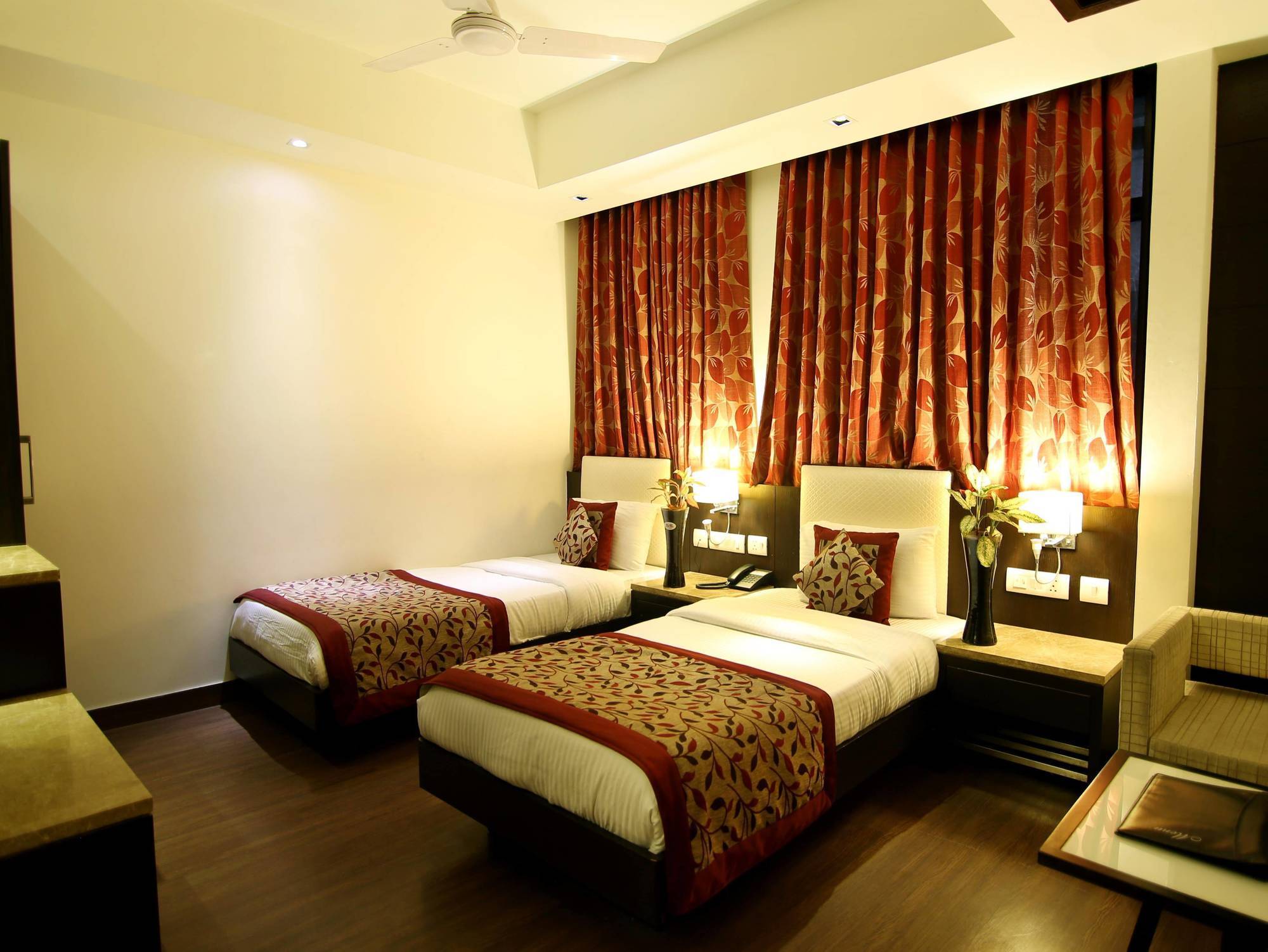 The Prime Balaji Deluxe At Railway Station - Free Airport Pickup Hotel